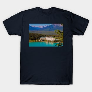 Canada. Lake Louise. Chateau Lake Louise. T-Shirt